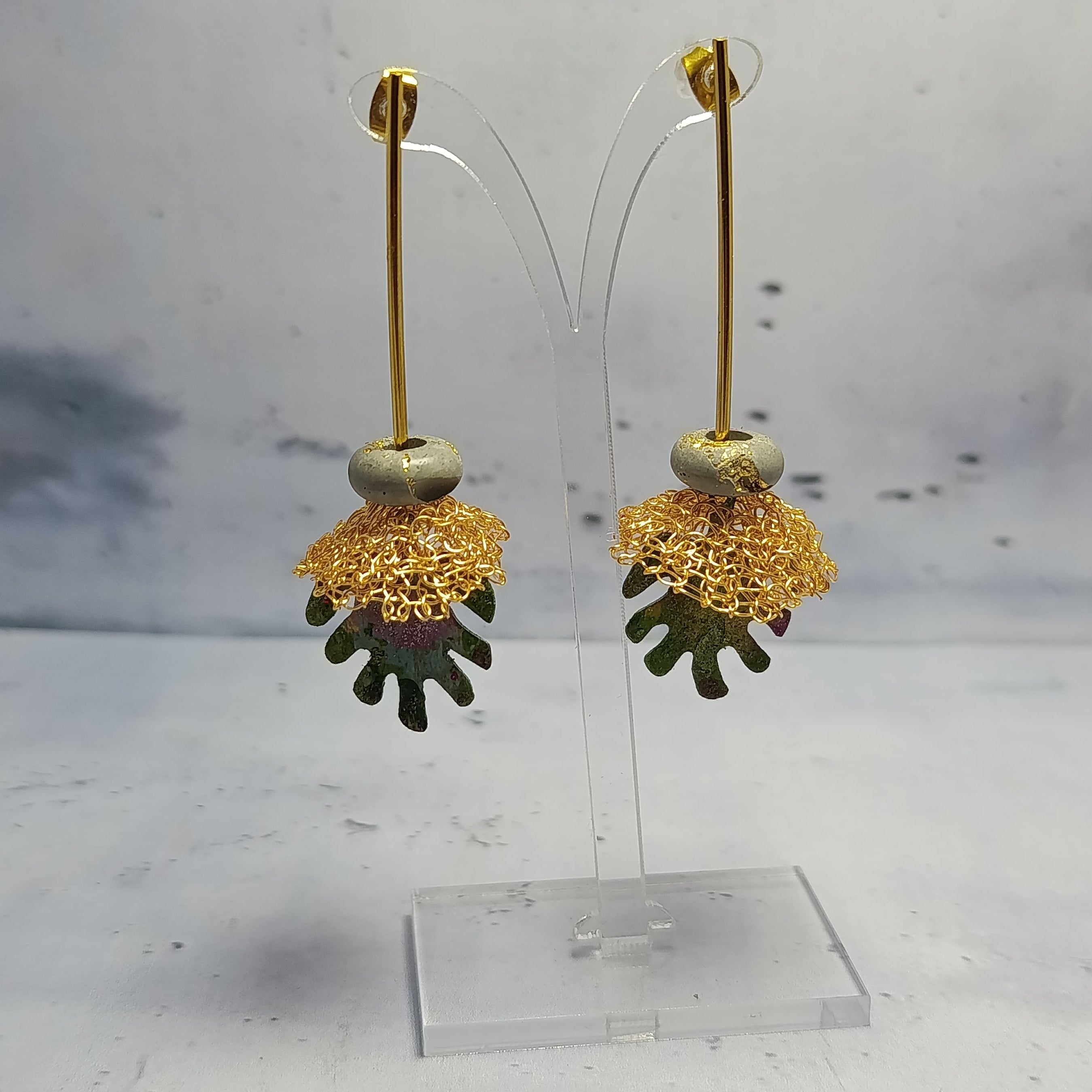 Boucles d’oreilles Oxydia – Béton, Laiton Oxydé & Fil Doré Une Lueur de Bonheur