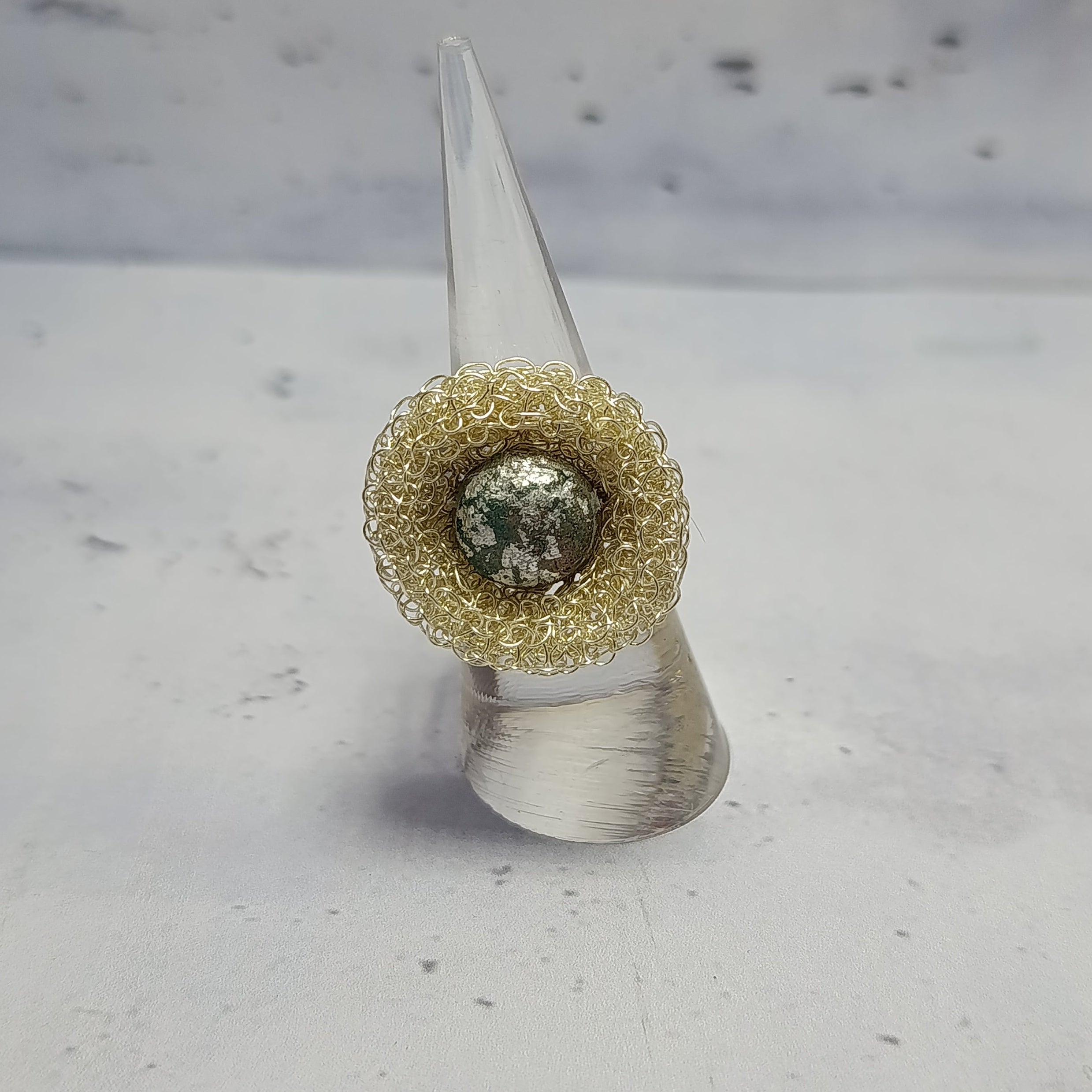 Bague Lunaire Argentée – Fil Tissé & Béton Argenté Une Lueur de Bonheur