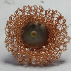 Bague Cuivella – Fil Cuivré Tissé & Perle de Béton Lisse Une Lueur de Bonheur