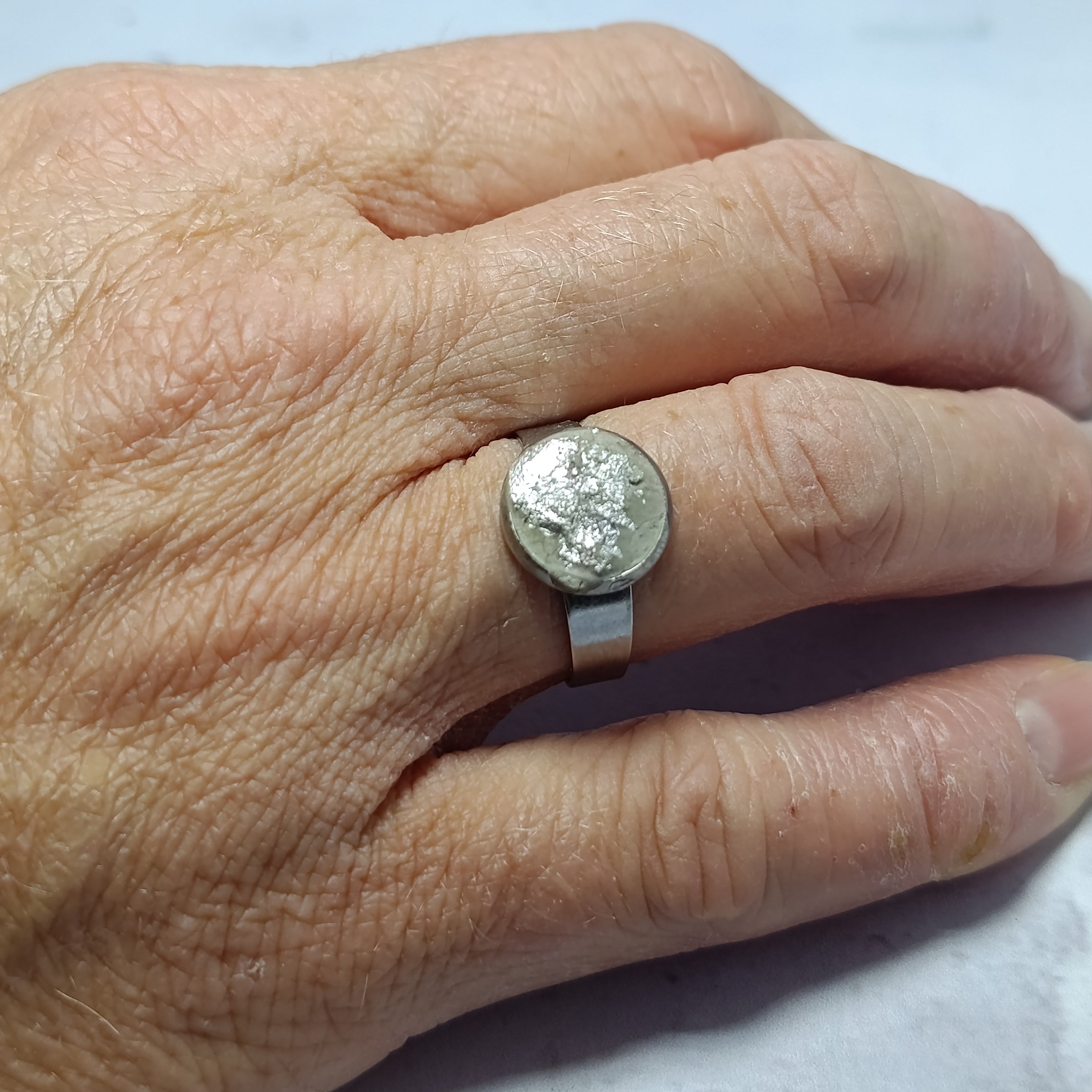 Bague Pastille – Béton & Feuilles de couleurs Une Lueur de Bonheur