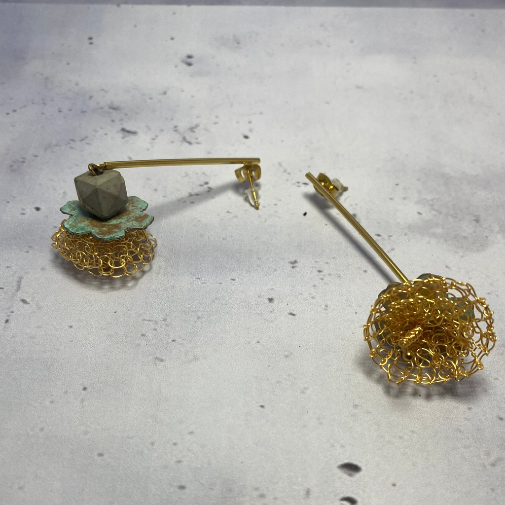 Boucles Florésia – Béton, Doré & Laiton Oxydé Une Lueur de Bonheur