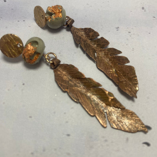 Boucles d’oreilles Plumes Cuivre – Béton & cuivre Une Lueur de Bonheur