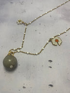 Collier Marguerite – Béton & Doré