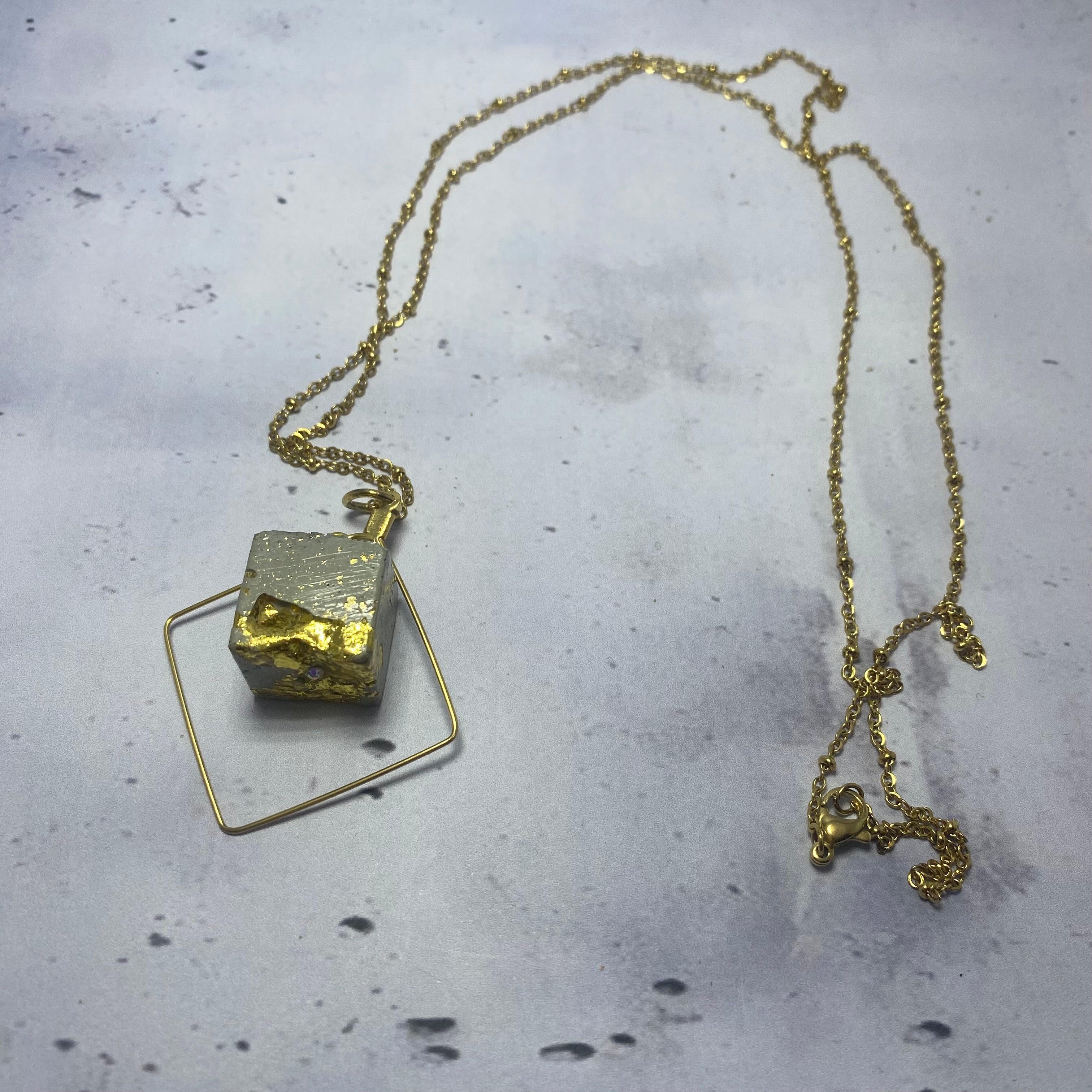 Collier Losangela Or – Béton & Acier