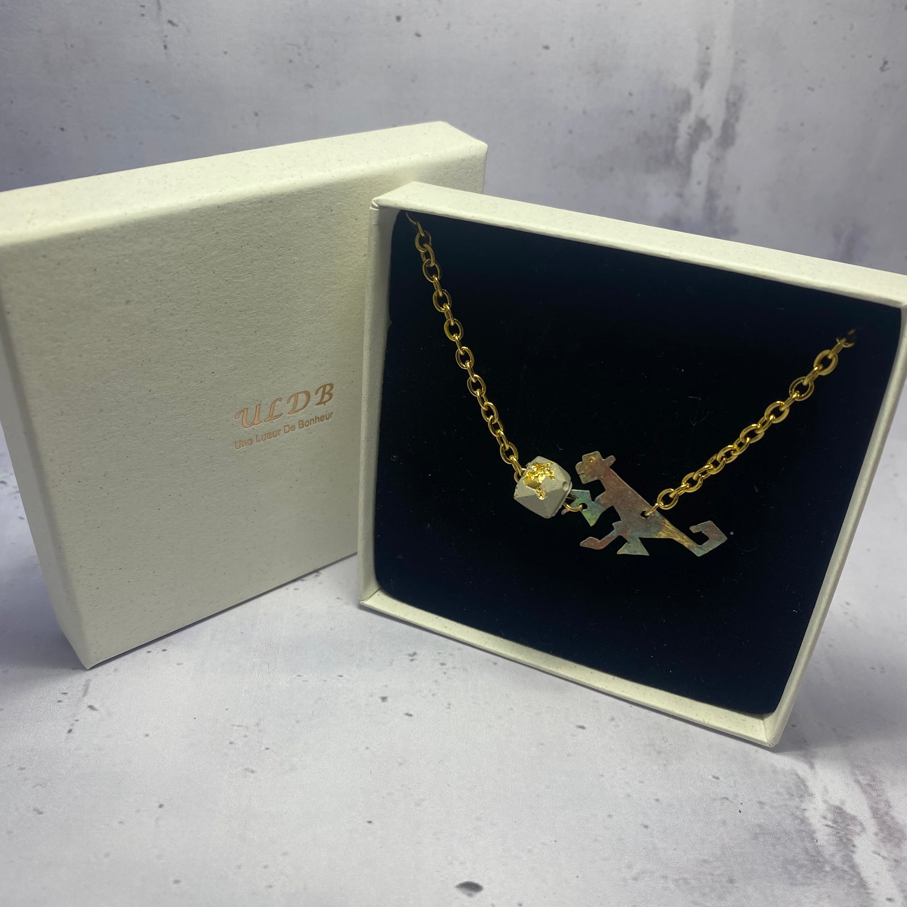 Collier MonkeyLove – Laiton et béton incrustée de feuille d'or