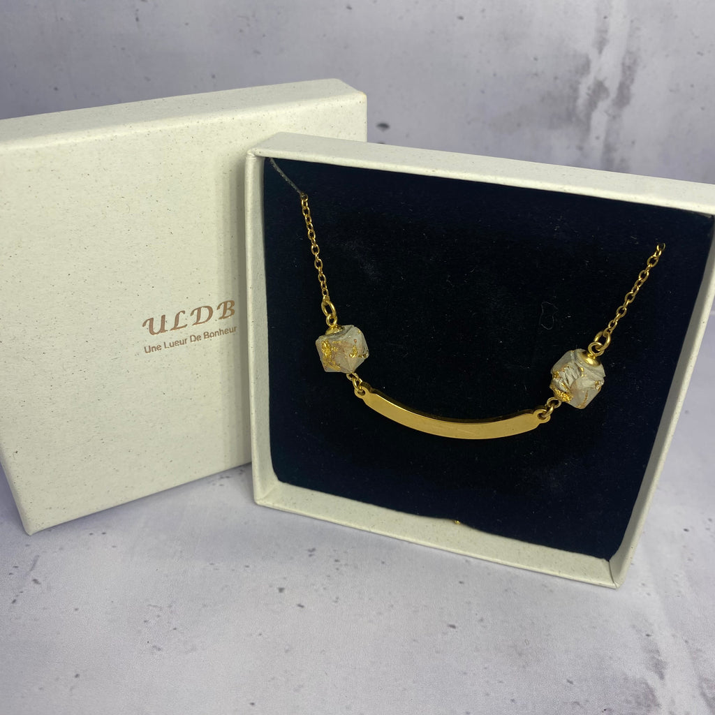 Collier B&B – Étoiles de béton et éclat doré