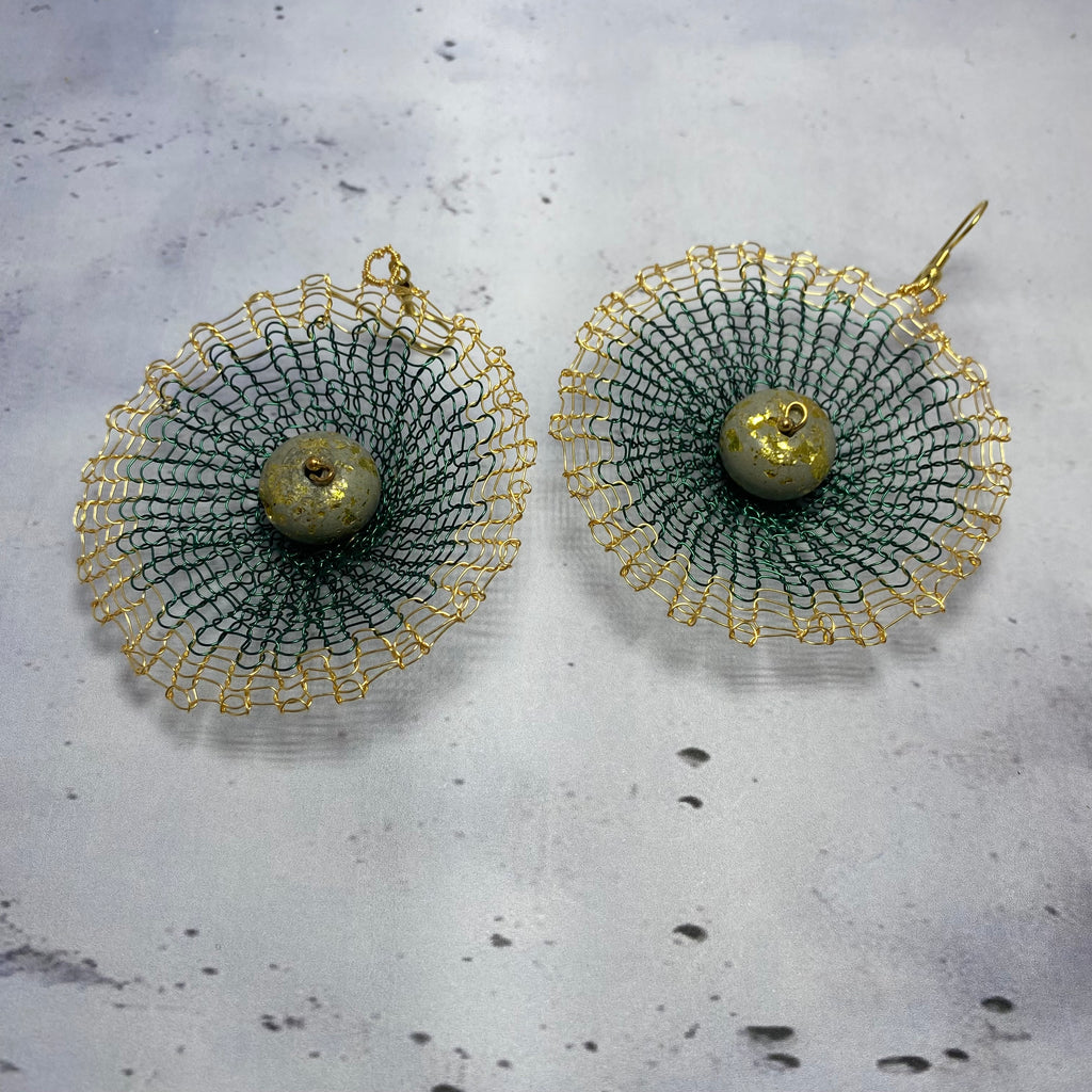 Boucles d’oreilles Dentelia Vert Emeraude – Dentelle métallique & béton