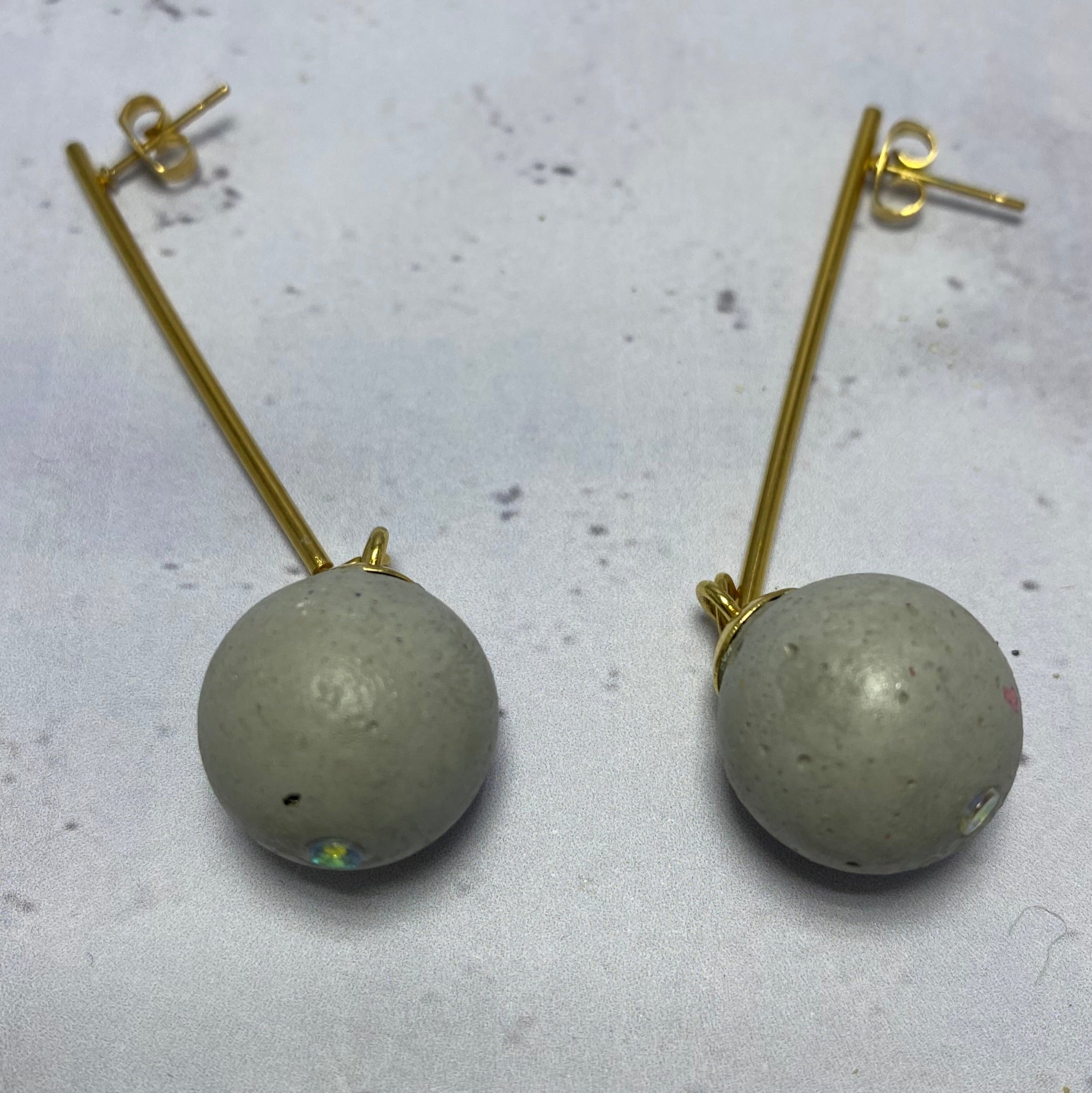 Boucles d’oreilles BRUT – Béton fait main au design épuré