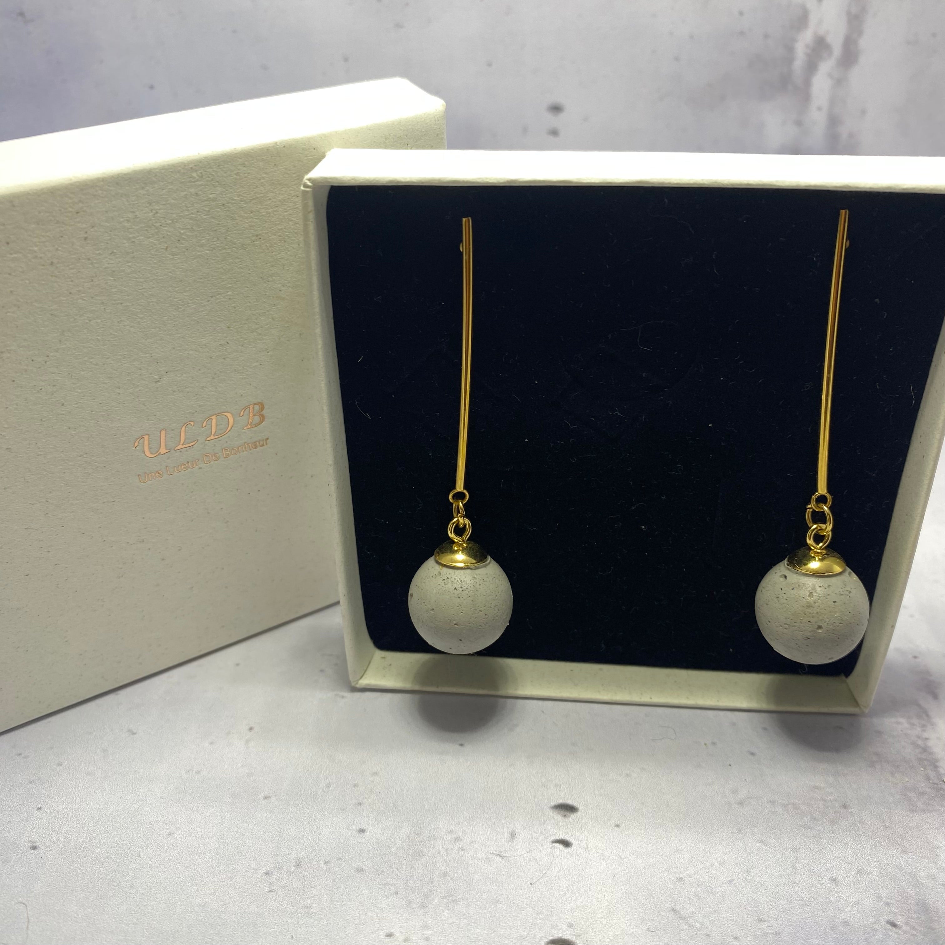 Boucles d’oreilles BRUT – Béton fait main au design épuré