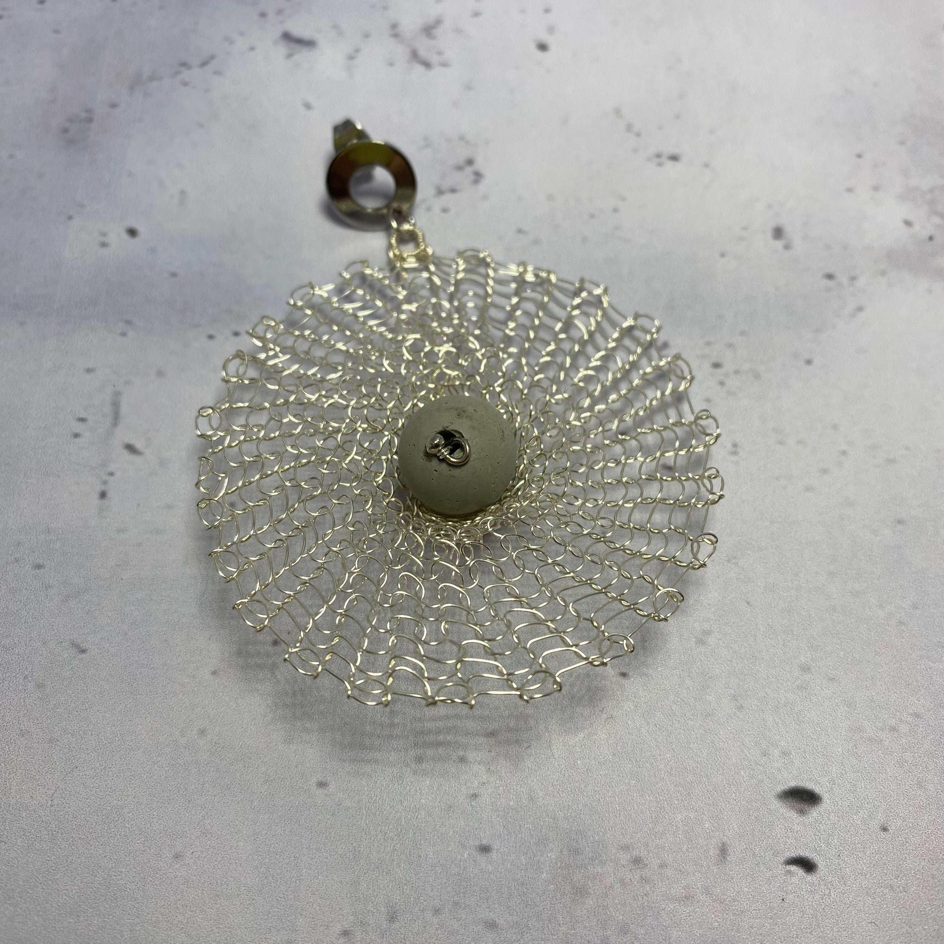 Boucles d’oreilles Dentelia Argent – Dentelle métallique & béton