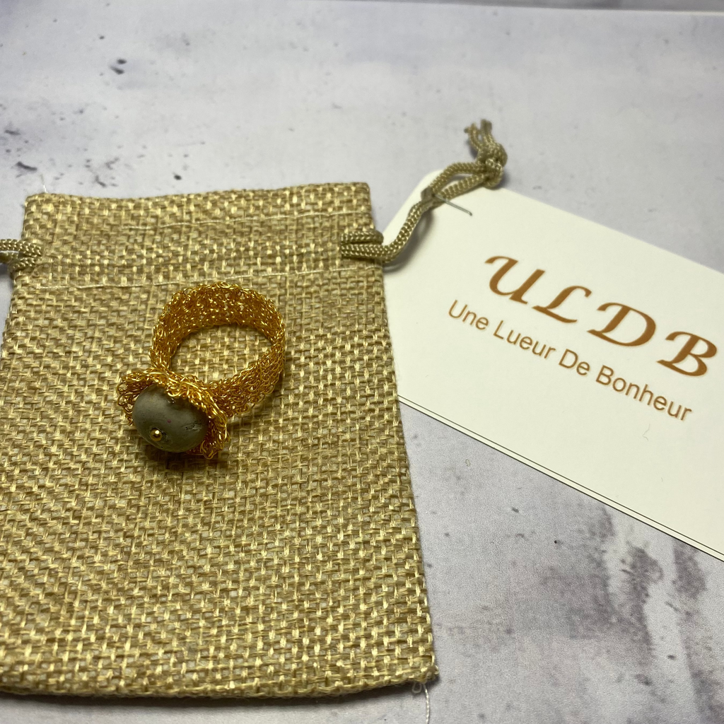 Bague Soléa – Béton & Doré Une Lueur de Bonheur