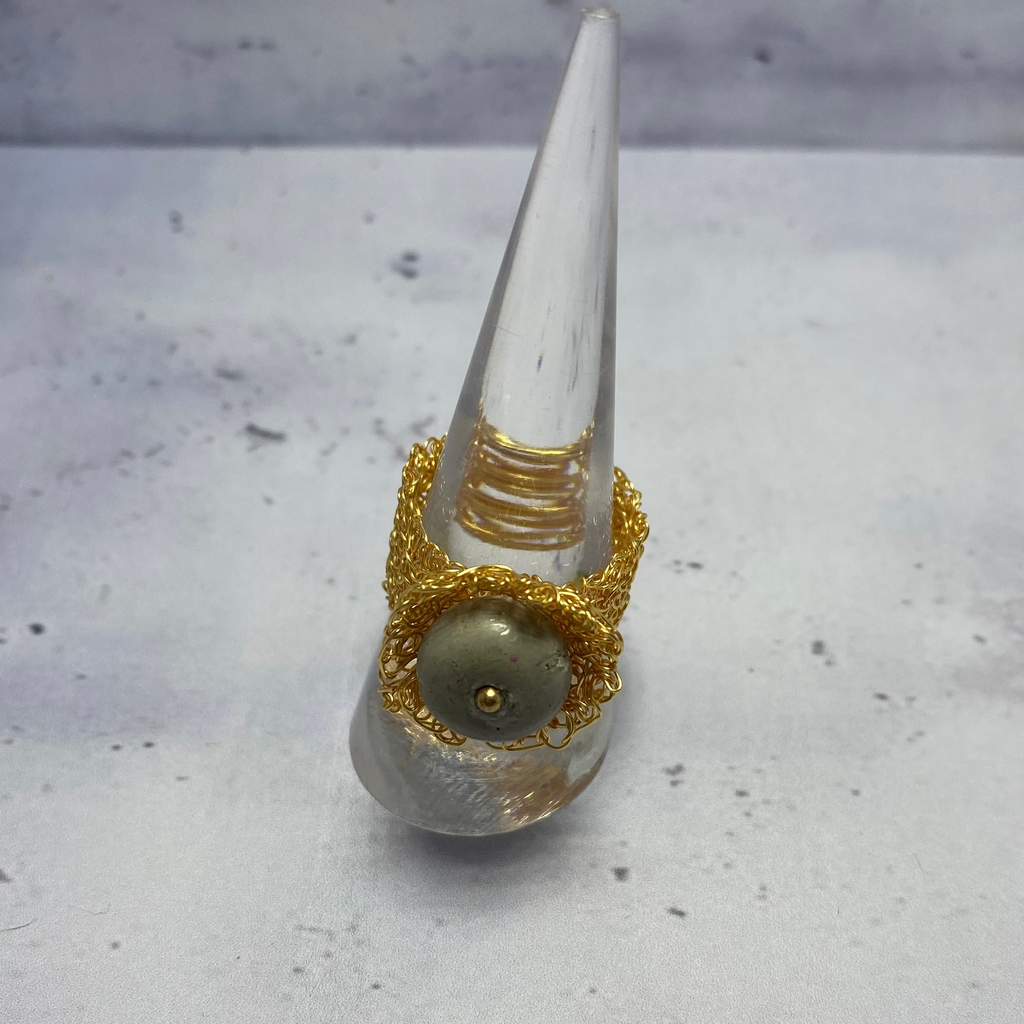 Bague Soléa – Béton & Doré Une Lueur de Bonheur