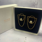 Boucles d’oreilles Lunea – Barre Dorée & Pastille Béton Une Lueur de Bonheur