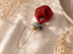 Boucles d’oreilles Cabaret – Béton et fil de fer rouge tissé Une Lueur de Bonheur